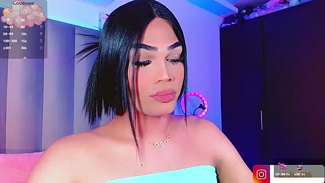 Snapshot of AiishaRose chatting on 02.24.25 AiishaRose online show from 02.24.25