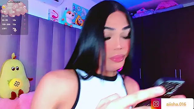 Snapshot of AiishaRose chatting on 03.11.25 AiishaRose online show from 03.11.25