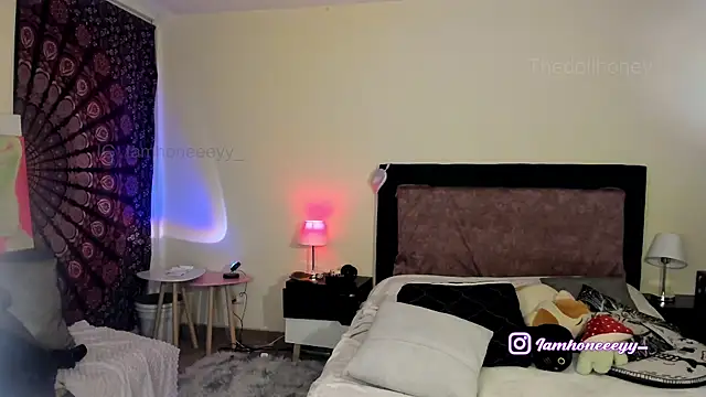 Thedollhoney online show from 04.23.26