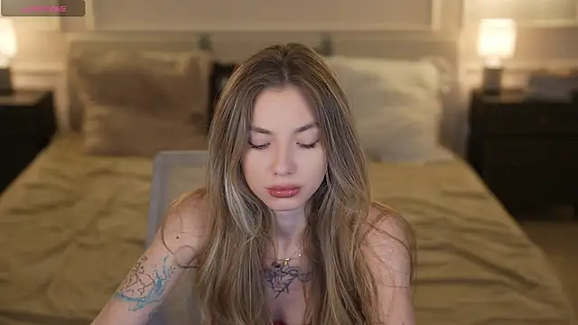 Snapshot of Kisasolo chatting on 11.26.25 Kisasolo online show from 11.26.25