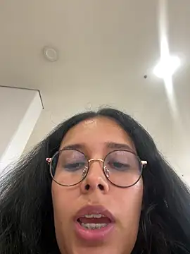 Snapshot of Annya-sweet chatting on 02.11.25 Annya-sweet online show from 02.11.25