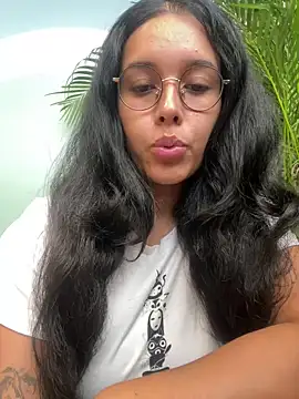Snapshot of Annya-sweet chatting on 02.19.25 Annya-sweet online show from 02.19.25