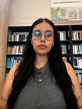 Snapshot of Annya-sweet chatting on 09.17.25 Annya-sweet online show from 09.17.25