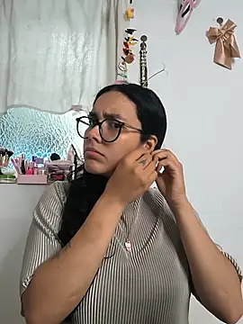 Annya-sweet online show from 05.20.26