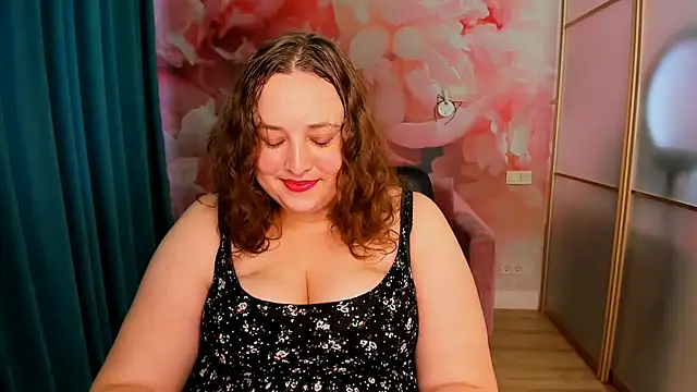 Snapshot of GwenHoward chatting on 01.23.25 GwenHoward online show from 01.23.25