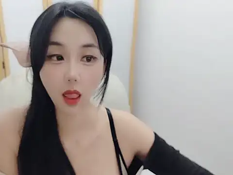 Jeanie Tiya online show from 11.02.25