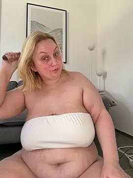 BBW Nora online show from 04.30.26