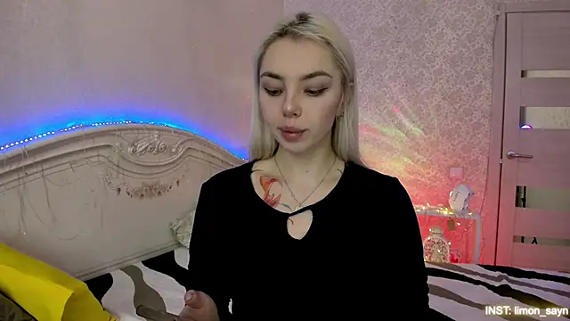 Snapshot of LillyMoure_ chatting on 02.01.26 LillyMoure online show from 02.01.26