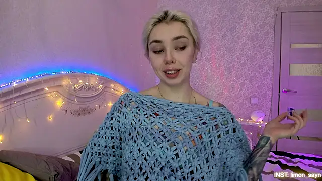 Snapshot of LillyMoure_ chatting on 02.02.26 LillyMoure online show from 02.02.26