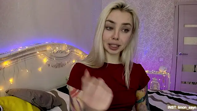 Snapshot of LillyMoure_ chatting on 02.03.26 LillyMoure online show from 02.03.26