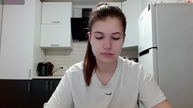 Snapshot of SayMeow_ chatting on 06.11.26 SayMeow online show from 06.11.26