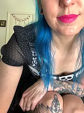 MissCumberdale online show from 02.15.25