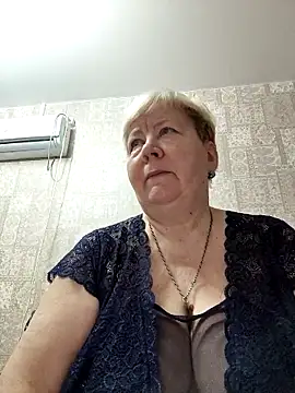 Snapshot of EffectFiona chatting on 02.27.26 EffectFiona online show from 02.27.26