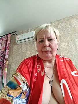 Snapshot of EffectFiona chatting on 03.01.26 EffectFiona online show from 03.01.26