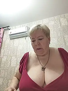 Snapshot of EffectFiona chatting on 03.07.26 EffectFiona online show from 03.07.26