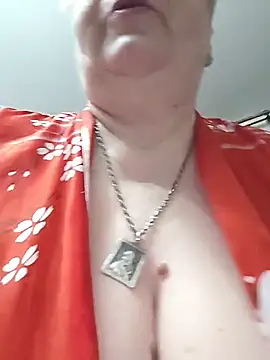 Snapshot of EffectFiona chatting on 03.10.26 EffectFiona online show from 03.10.26