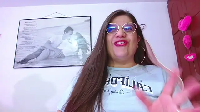 Amelie Rousell online show from 10.21.25