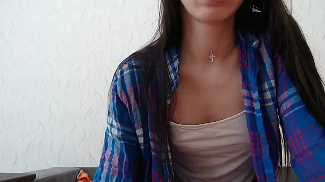 HoneyWiles online show from 02.19.25