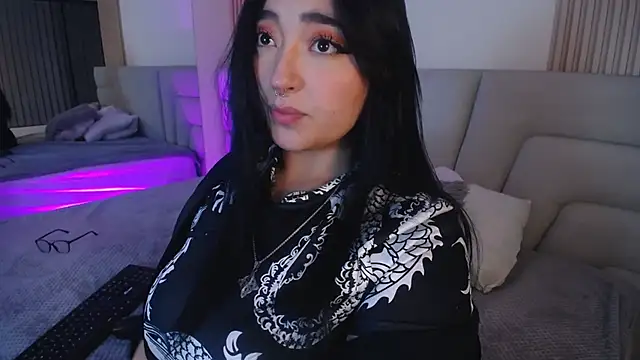 Miss Loise online show from 11.14.25