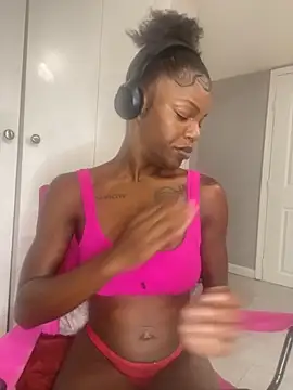 Snapshot of wishwashhy22 chatting on 10.02.25 wishwashhy22 online show from 10.02.25