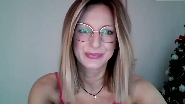 Snapshot of HornyJudith chatting on 12.09.24 HornyJudith online show from 12.09.24