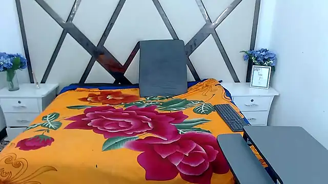 Snapshot of ChloexBigAss chatting on 01.02.25 ChloexBigAss online show from 01.02.25