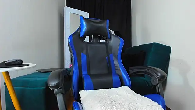 Snapshot of LiamCossio_ chatting on 01.09.25 LiamCossio online show from 01.09.25