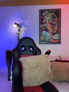 ZahaRoseee online show from 04.07.26