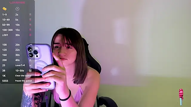  alicerosse2 online show from 12.19.24