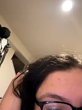 Snapshot of LiverandBrat77 chatting on 12.23.25 LiverandBrat77 online show from 12.23.25