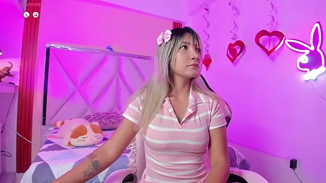 Snapshot of Happy_tits chatting on 01.26.25 Happy tits online show from 01.26.25