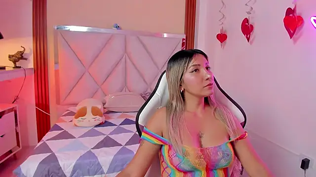 Snapshot of Happy_tits chatting on 02.03.25 Happy tits online show from 02.03.25