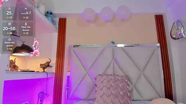 Snapshot of Happy_tits chatting on 02.27.25 Happy tits online show from 02.27.25