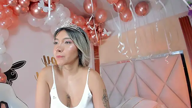 Snapshot of Happy_tits chatting on 03.13.25 Happy tits online show from 03.13.25