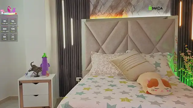 Snapshot of Happy_tits chatting on 11.12.25 Happy tits online show from 11.12.25