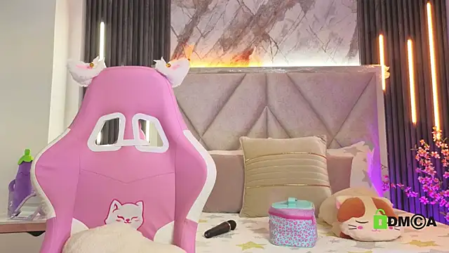 Snapshot of Happy_tits chatting on 03.27.26 Happy tits online show from 03.27.26