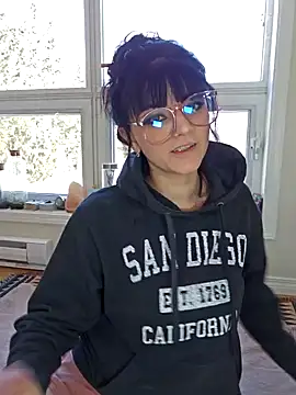 Snapshot of anyalikestosuck chatting on 02.05.25 anyalikestosuck online show from 02.05.25