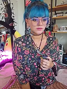 Snapshot of anyalikestosuck chatting on 11.07.25 anyalikestosuck online show from 11.07.25