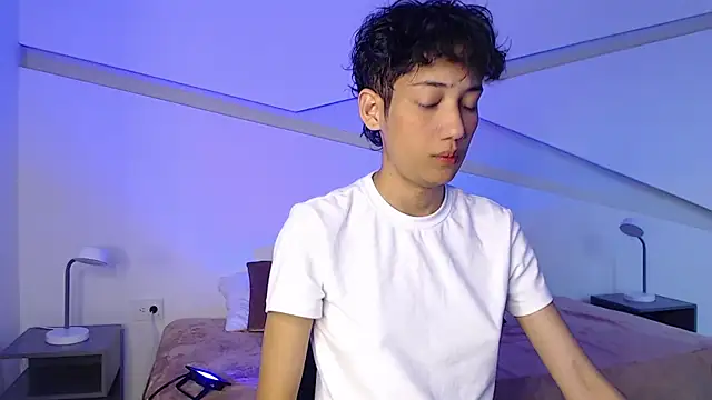 hot little bunny online show from 02.12.25