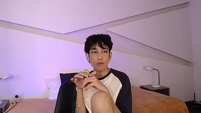 hot little bunny online show from 02.24.25