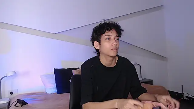 hot little bunny online show from 03.06.25