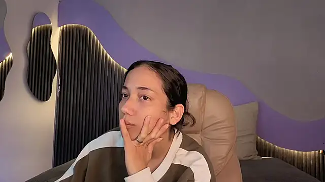 hot little bunny online show from 02.22.26