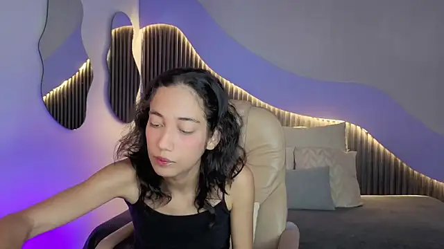 hot little bunny online show from 05.06.26