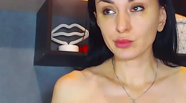 Snapshot of Siaconna chatting on 01.18.25 Siaconna online show from 01.18.25