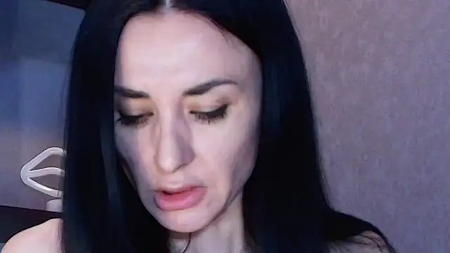 Snapshot of Siaconna chatting on 03.17.25 Siaconna online show from 03.17.25