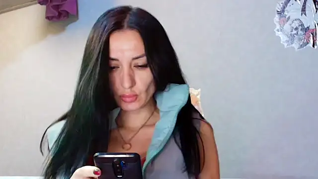 Snapshot of Siaconna chatting on 10.18.25 Siaconna online show from 10.18.25