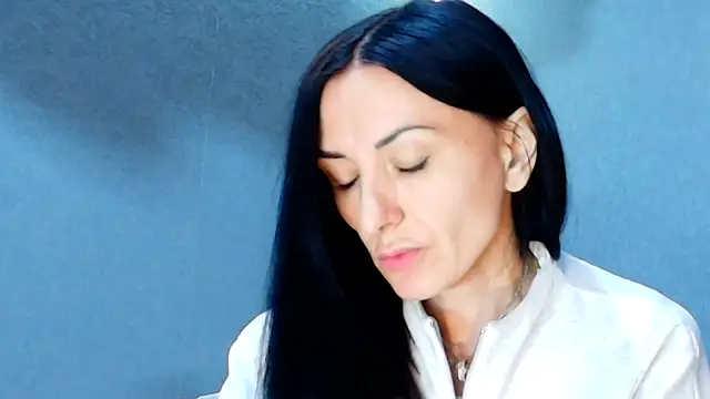 Snapshot of Siaconna chatting on 05.16.26 Siaconna online show from 05.16.26