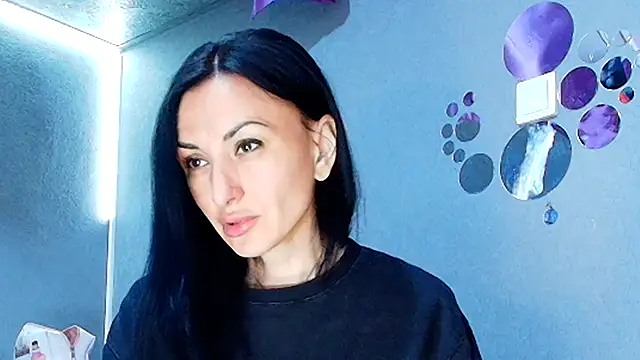 Snapshot of Siaconna chatting on 06.13.26 Siaconna online show from 06.13.26