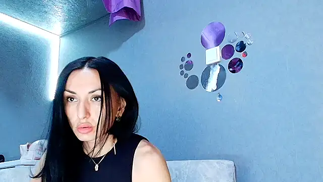 Snapshot of Siaconna chatting on 06.17.26 Siaconna online show from 06.17.26