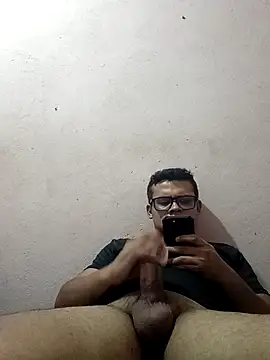 Snapshot of Novin18RJ chatting on 02.16.25 Novin18RJ online show from 02.16.25